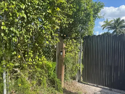 Gallery image of Farm House with goats and bunnies in Davie