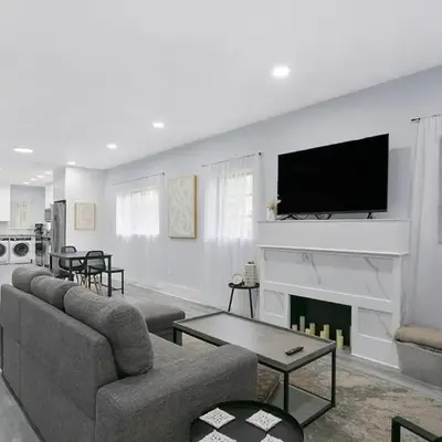 Center Miami Designer Home 3 BR sleeps 9