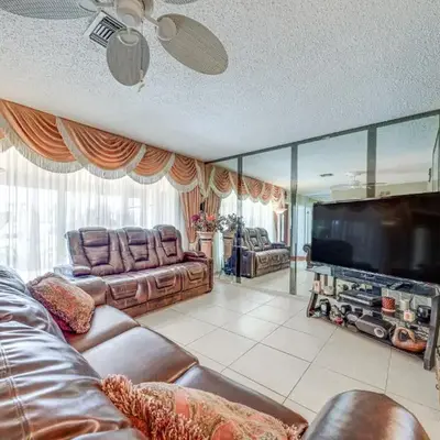 4 Mi to Hard Rock Stadium Miramar Home with BBQ!