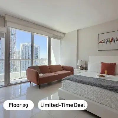 MVR - Lux Studio Balcony Pool Access & City Views