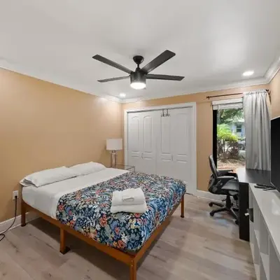 Luxury Queen Room