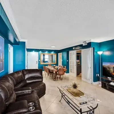Cozy 2BR Condo with Resort Perks Pools Gym Sauna in an Oceanfront Building 409