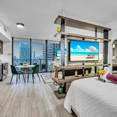 Modern Studio City Views
