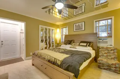 a bedroom with a bed and a ceiling fan at Fort Lauderdale Studio Near Beaches and Downtown in Fort Lauderdale