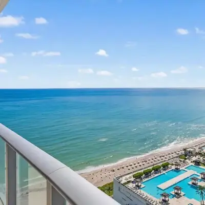 Cosy 1 Bedroom Breathtaking Ocean Views at LYFE Resort