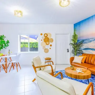 Beachy Living |Sleep 8 Best Location | BBQ & Patio