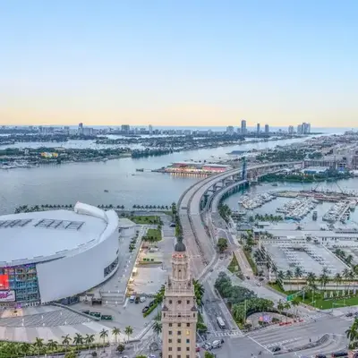 Sleek 3-BD Downtown Miami Condo with Water & City Views