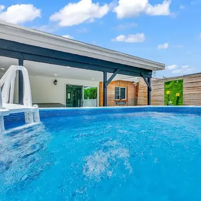 Canal Views from Pool w BBQ and Pit Miami Escape