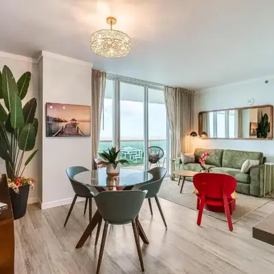 Modern 3BR 3BA Grove Condo Views Balconies Full Kitchen 3 Parking