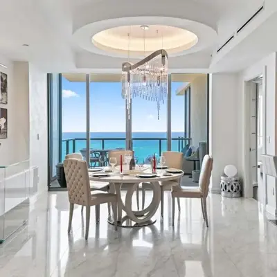 Luxury 5 Stars - Oceanfront Stay for 4 with World-Class Amenities