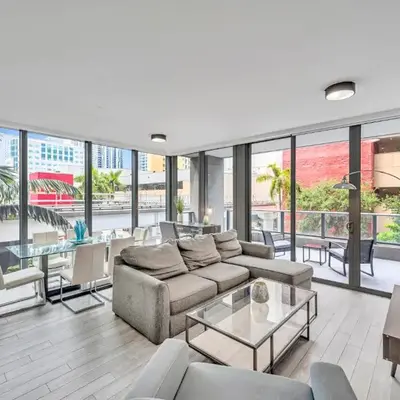 Amazing 3Beds 3Baths Corner Unit Downtown Miami