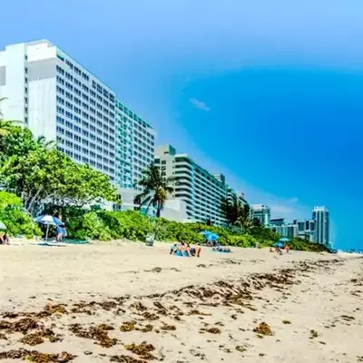Oceanview Studio at Castle Beach Club – Pool