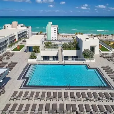 New Luxury Beachfront Condo with Rooftop Pool
