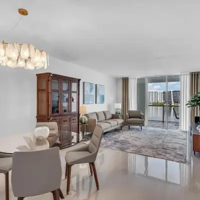 Waterview Luxury 2-Bedroom Condo Sunny Isles Beach