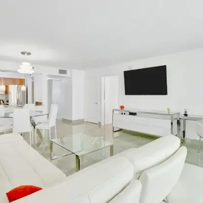 Stylish Brickell Condo with Balcony and Parking