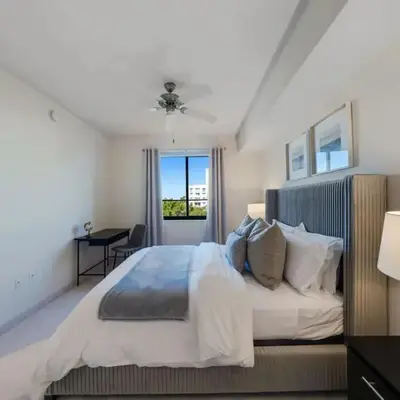 Prestige Living in DTWN 3 Min From Las Olas