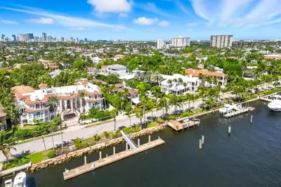 an aerial view of a city with a marina at Walk to Las Olas! Old Florida Oasis with Hot Tub in Fort Lauderdale