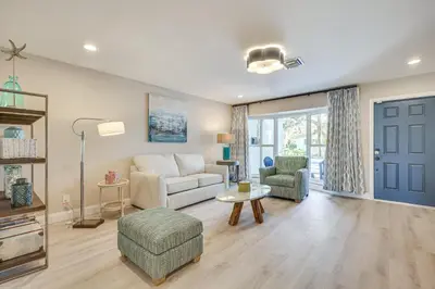 Gallery image of Spacious Yard, Near Golf Modern Home in Hollywood in Hollywood