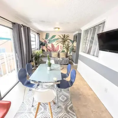 The Blue Breeze - Parking included