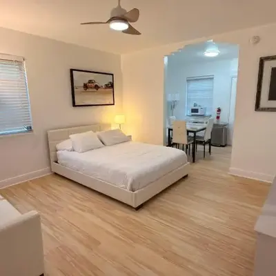 Cozy 1BR Beach Apartment Walk to Miami Beach