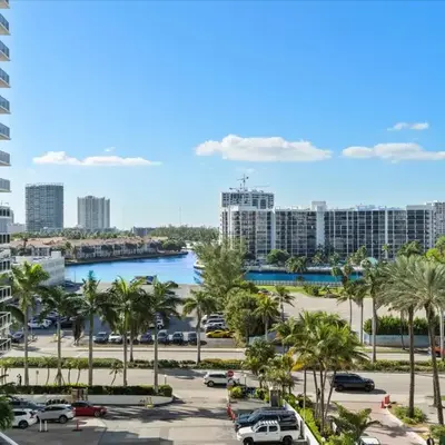 Sea Air Towers - Oceanfront Condo w Pool & Gym