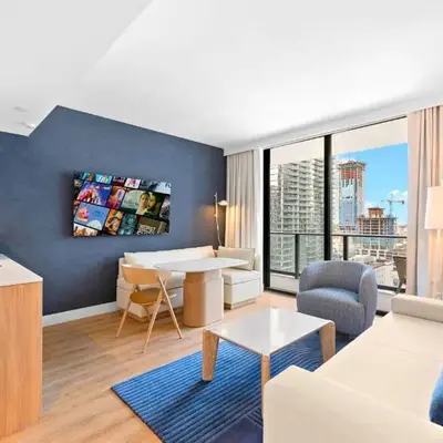 Gale Hotel Stay - Modern Condo Near the Bay