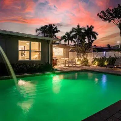 Wilton Manors 2BR Bungalow