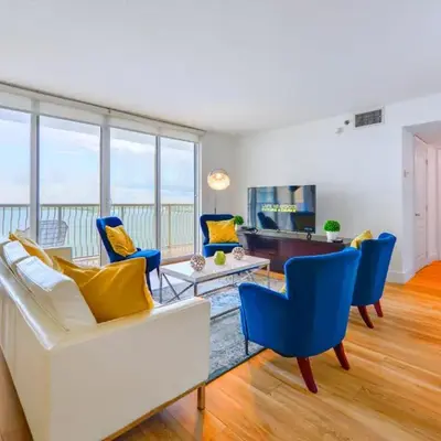 Modern Waterfront Apartment with Brickell City Views