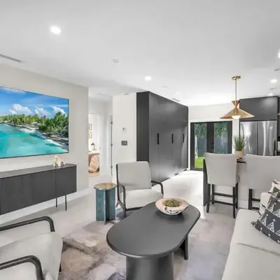 Buena Vista Oasis - 3BR Home Near Art District Family