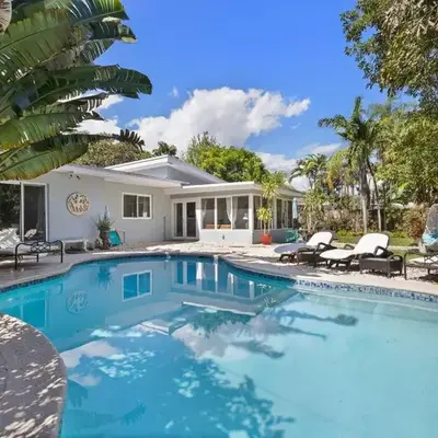 3-Bedroom Villa with Heated Pool near Wilton Drive & Fort Lauderdale Beach