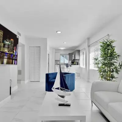 Modern 2-Bedroom Apartment