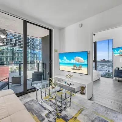 Waterline Corner Vies 2Br 2BA Suites