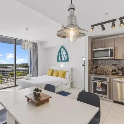 Modern Studio in Downtown Doral