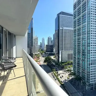Elegant 1B at Icon Brickell 17th fl Pool
