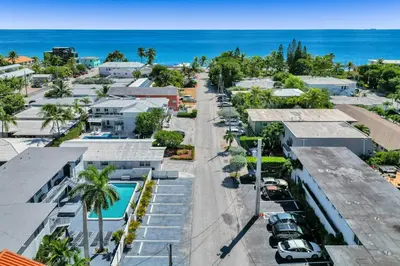 an aerial view of a city with the ocean at Desoto 2 Bedrooms in Hollywood
