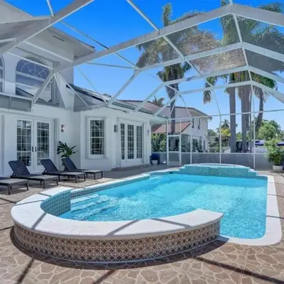 6BR Elegant Hollywood Lakes Mansion with Pool & Spa home