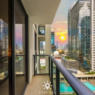 Downtown Retreat Pools Spa & Lounges Miami