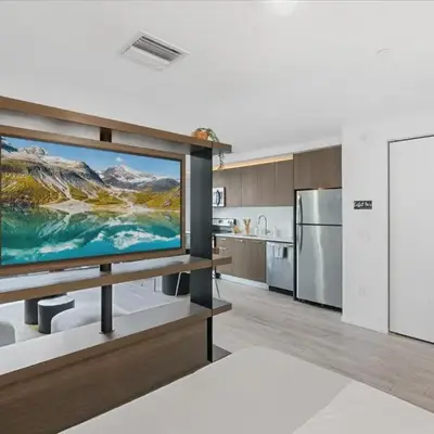 Modern Studio by Bayside & Cruise Port