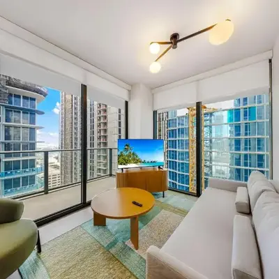 Luxurious & Stylish 2BD Apt in Miami Gym & Pool