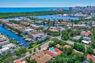 an aerial view of a city with a marina at Waterfront Unit #2 20 Min Walk to Beach and Shops in Fort Lauderdale