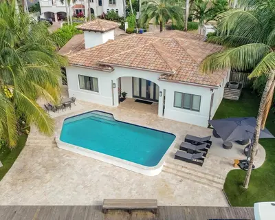 an aerial view of a house with a swimming pool at The Rendez-Vous Villa Waterfront in Fort Lauderdale