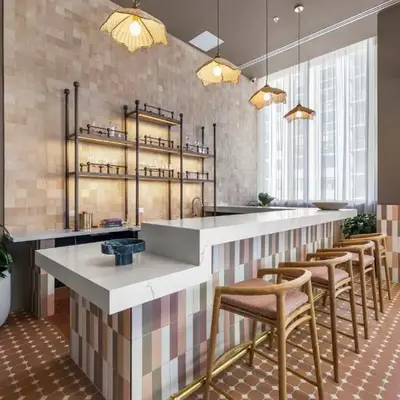 Central Downtown Condo with Pool & Gym