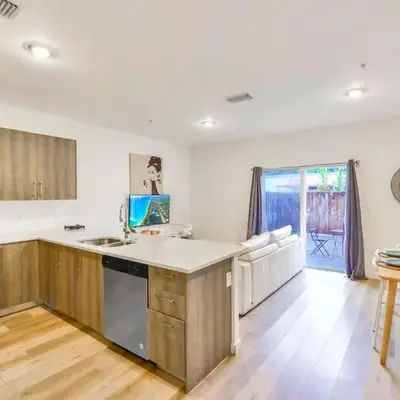 Miami Townhouse Stay with Free Parking