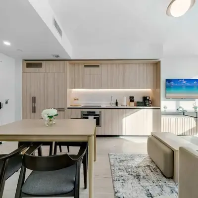 Downtown Edit-Resort Style Stay with Full Amenities