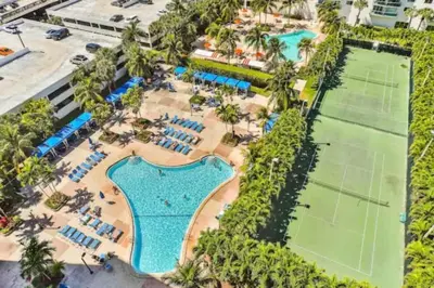 an overhead view of the pool at the resort at Condo with Stunning View STR-01307 in Sunny Isles Beach