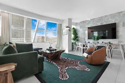 a living room with a couch and a table at Luxury Brickell 3BD Free Parking - Pool - Bay View in Miami
