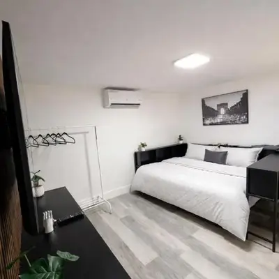 PrimeStay Modern Studio in Prime Location