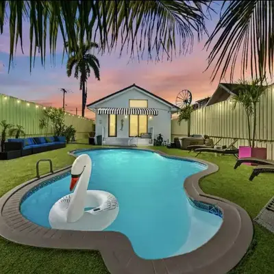 The Gilded Palm - Near Design District - Pool & Hot Tub