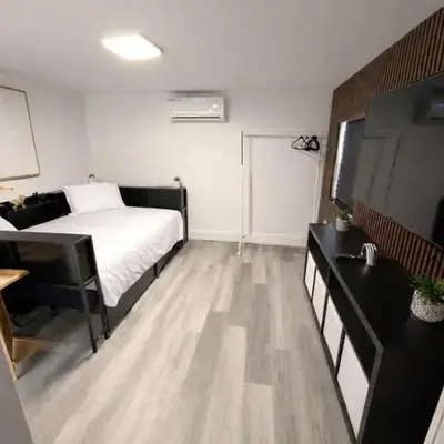 PrimeStay Modern Studio in Prime Location