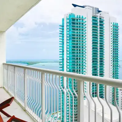 Poolside Brickell Gem Stay